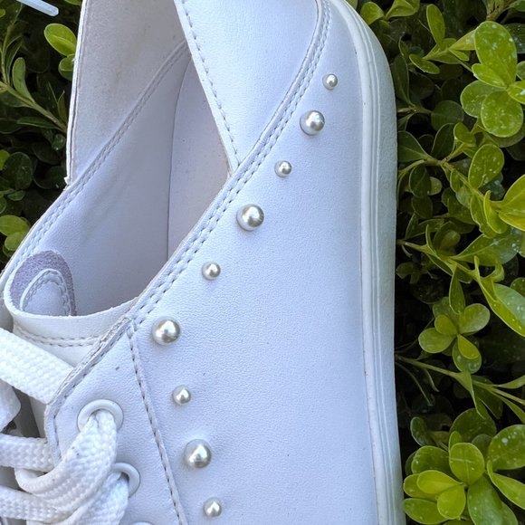 STUART WEITZMAN - NWOT Women's Faux-Pearl Studded Leather Sneakers - Size 11 - Picture 6 of 12